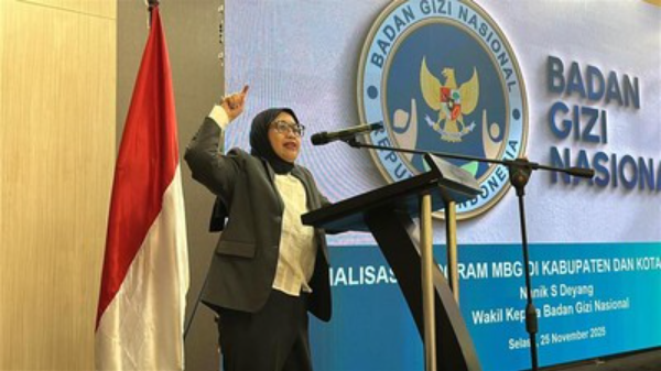 Wakil Kepala BGN Bidang Komunikasi dan Investigasi, Nanik S. Deyang, Menanggapi Viralnya polemik menu Ramadan Program Makan Bergizi Gratis (MBG), Badan Gizi Nasional (BGN) menegaskan anggaran bahan makanan tidak sebesar Rp15.000 per porsi. BGN menjelaskan total anggaran MBG juga mencakup biaya operasional dan fasilitas SPPG demi keberlanjutan layanan gizi bagi penerima manfaat. Selasa (24/2/2026).
