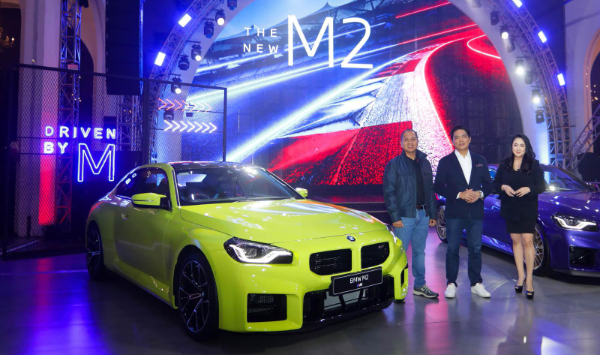 BMW Indonesia resmi menghadirkan tiga model BMW M terbaru. Sorotan utama tertuju pada BMW M2 CS yang menjadi varian M2 paling bertenaga sepanjang sejarah dengan tenaga 530 hp dan kecepatan maksimal 302 km/jam.