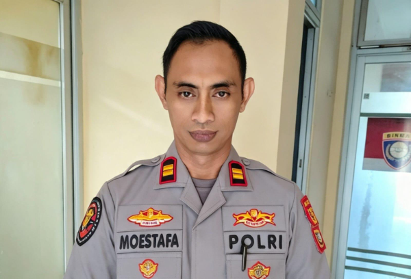 Kasi Humas Polres Lebak, Iptu Moestafa Ibnu Syafir, memberikan keterangan bahwa dugaan pelanggaran disiplin anggota Polri terkait kasus gadai mobil saat ini tengah diproses oleh Bid Propam Polda Banten sesuai mekanisme yang berlaku.