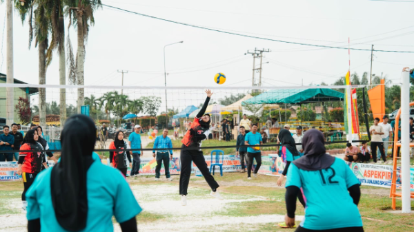 PTPN IV Regional III merangkul ratusan desa di Riau melalui program TJSL untuk menyemarakkan HUT ke-81 Republik Indonesia sekaligus memperkuat kebersamaan dan pelestarian permainan tradisional.