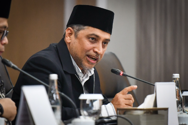 Ketua Bapemperda DPRD DKI Jakarta Abdul Aziz saat membahas Ranperda Rumah Susun yang turut menyoroti perlindungan hak warga dan penghuni rusun.
