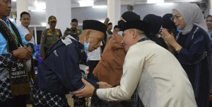 Bupati Lebak Lepas 391 Jemaah Haji Kloter 18, Doakan Ibadah Lancar dan Pulang Menjadi Haji Mabrur