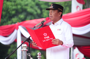Ribuan Pelajar Jakarta Timur Resmi Dilantik Jadi PMR, Wali Kota Dorong Jadi Pelopor Kemanusiaan