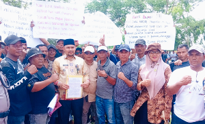 Ratusan Pekerja PTPN IV Cot Girek Datangi Kantor Bupati Aceh Utara, Desak Kepastian Penyelesaian Klaim Lahan