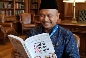 Membaca Korupsi dari Perspektif Kekuasaan: Mengapa Penindakan Saja Tak Cukup?
