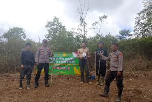 Dukung Swasembada Pangan 2026, Polsek Cirinten Tanam Jagung Serentak di Lahan 2 Hektar Milik Warga