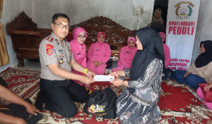 Sambut HUT Bhayangkara ke-80, Kapolres Palas dan Bhayangkari Anjangsana ke Rumah Purnawirawan Polri dan Warakawuri