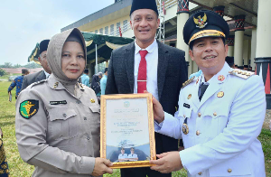 Klinik Polres Padang Lawas Raih Penghargaan Bupati pada HUT Ke-19 Kabupaten Padang Lawas, Jadi Mitra Terbaik Program Surveilans 2025