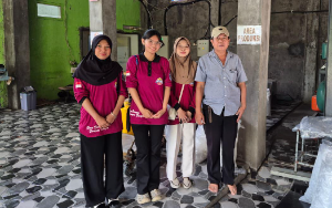 KKM Kelompok 2 Dalung Observasi UMKM Ice Kristal Pancuran Mas, Produksi Capai 200 Kantong Es per Hari